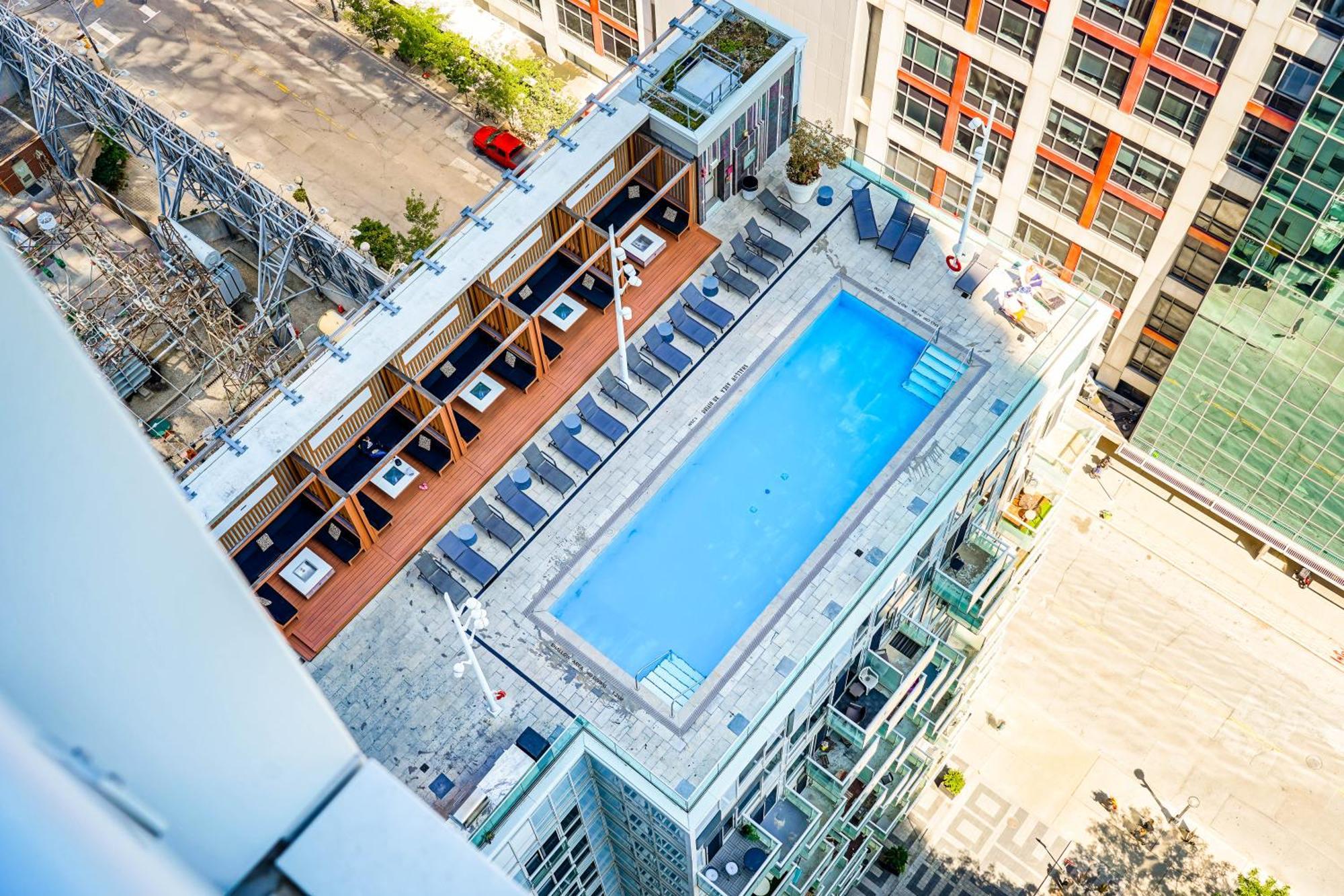 Chol Furnished Suites Heart Of Downtown Toronto, 2 Beds, Free Parking, Cn Tower View 外观 照片