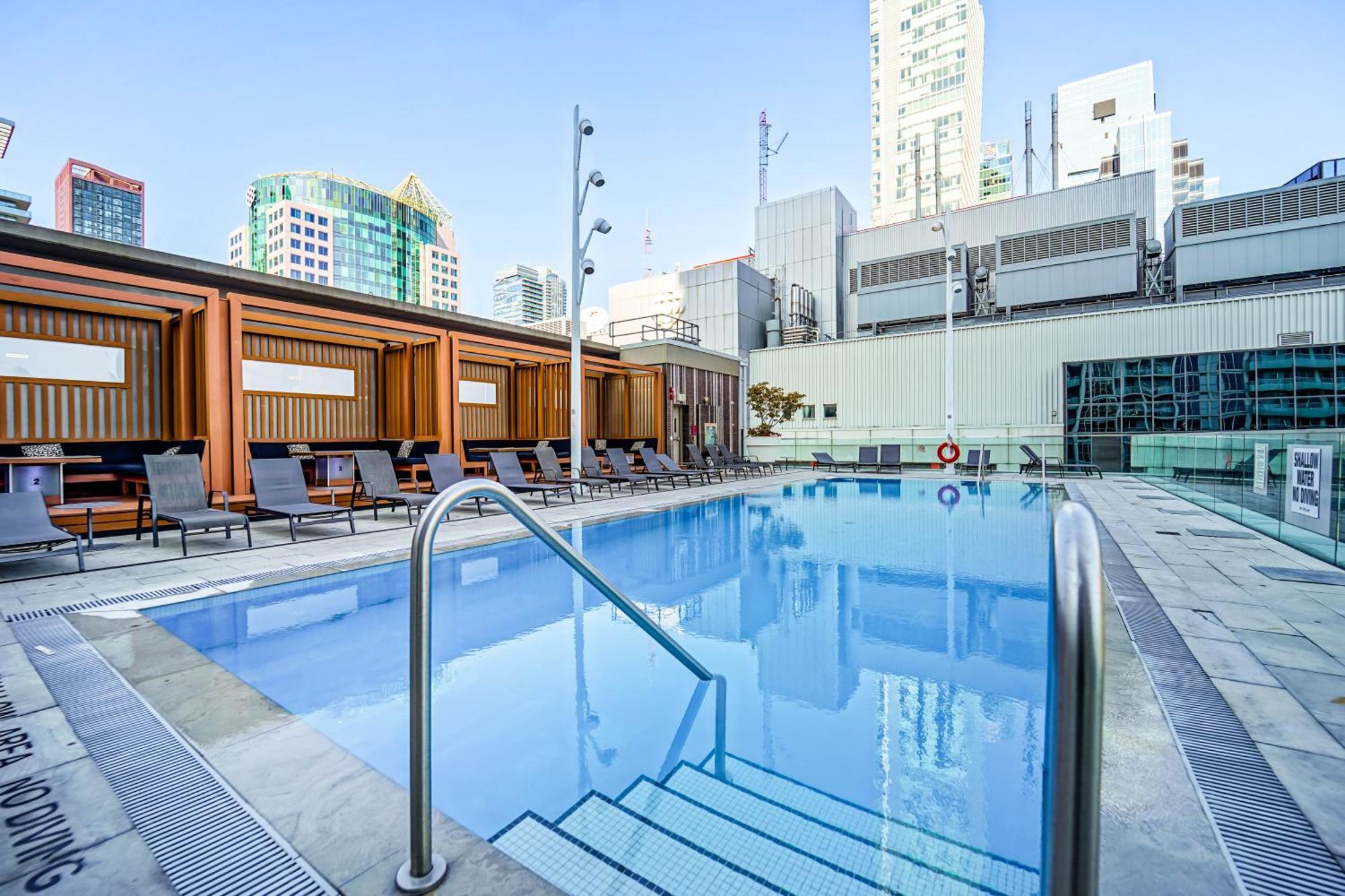 Chol Furnished Suites Heart Of Downtown Toronto, 2 Beds, Free Parking, Cn Tower View 外观 照片