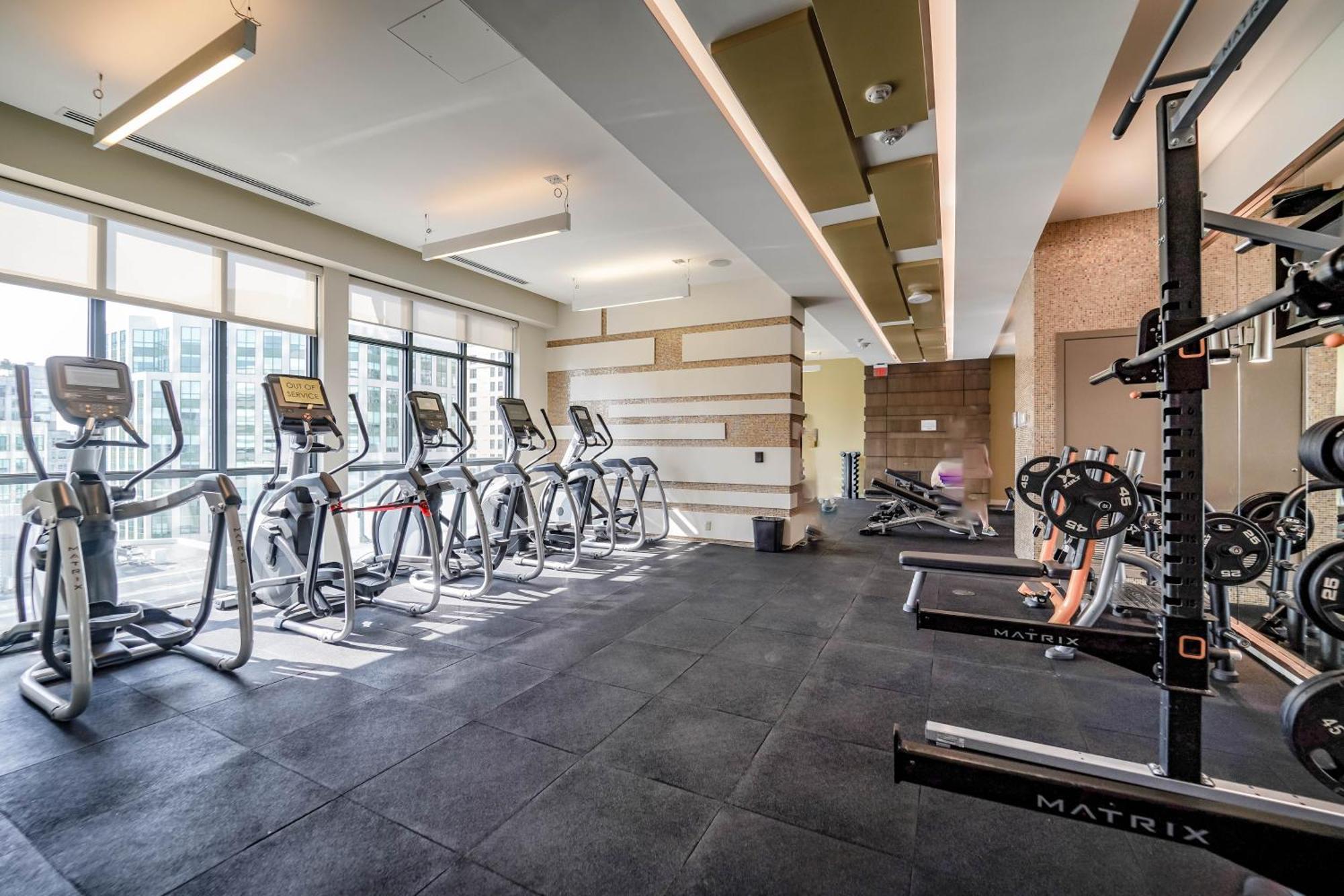 Chol Furnished Suites Heart Of Downtown Toronto, 2 Beds, Free Parking, Cn Tower View 外观 照片