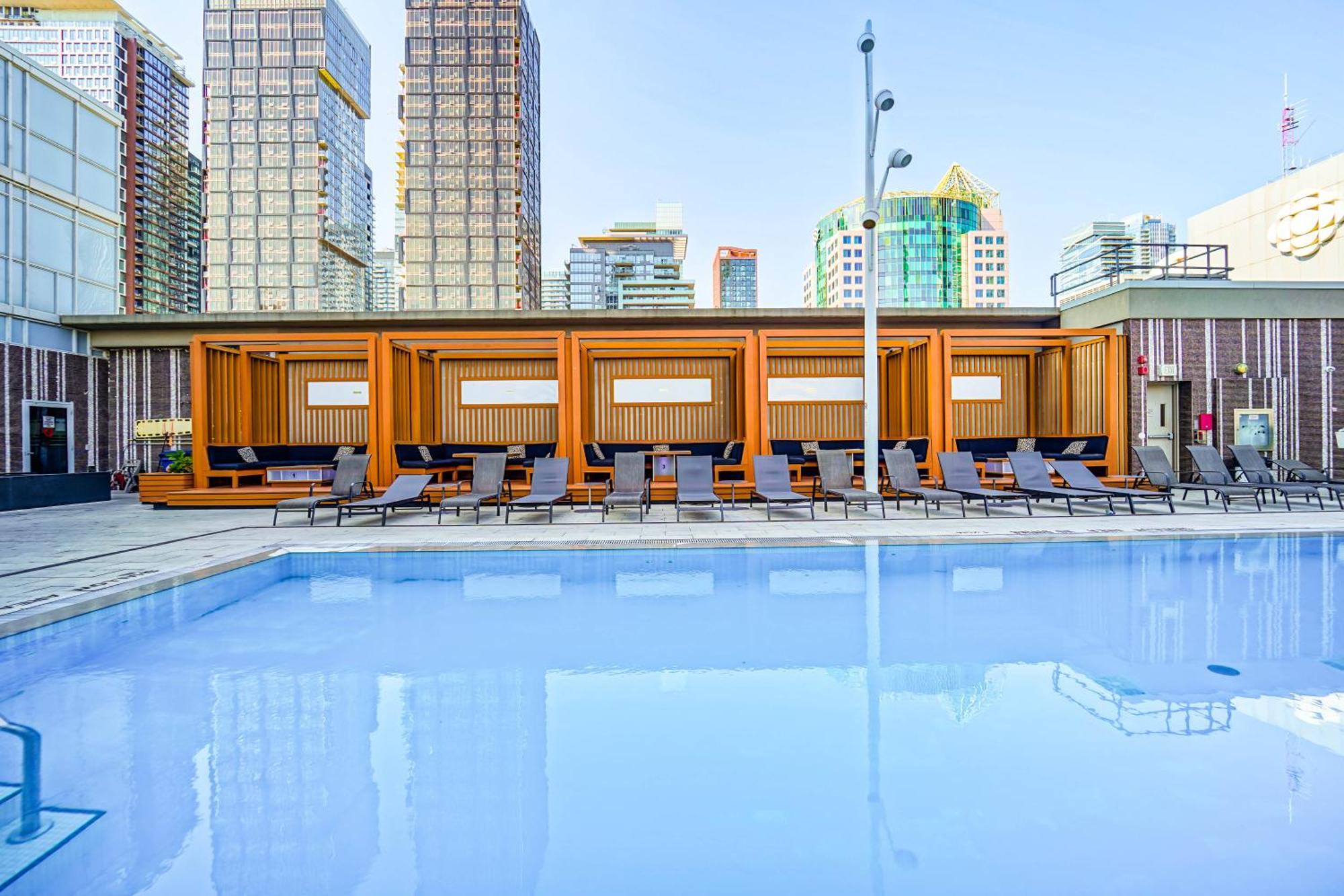 Chol Furnished Suites Heart Of Downtown Toronto, 2 Beds, Free Parking, Cn Tower View 外观 照片