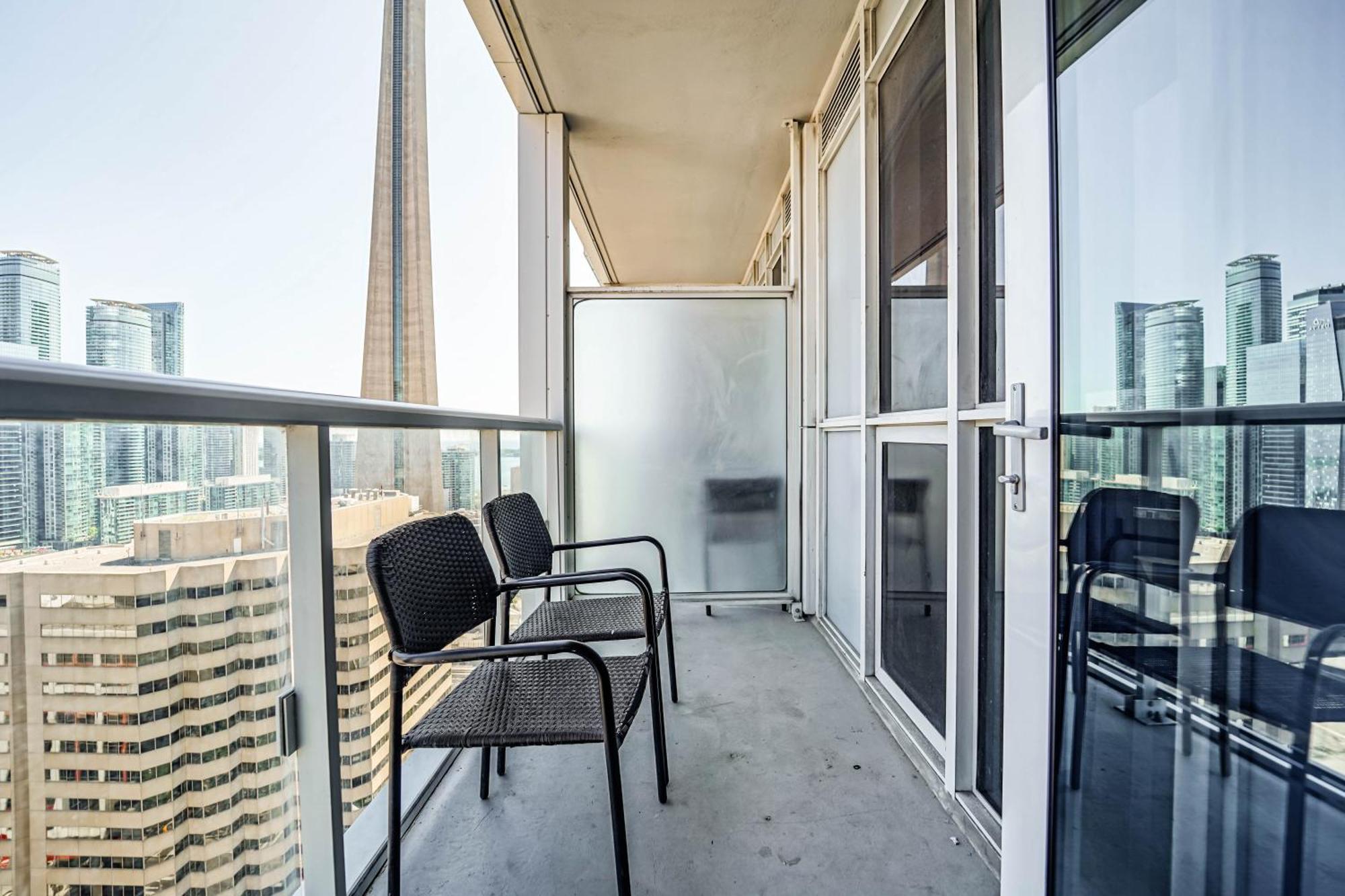 Chol Furnished Suites Heart Of Downtown Toronto, 2 Beds, Free Parking, Cn Tower View 外观 照片