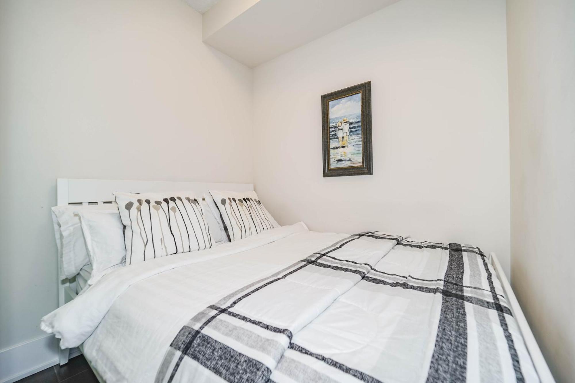 Chol Furnished Suites Heart Of Downtown Toronto, 2 Beds, Free Parking, Cn Tower View 外观 照片