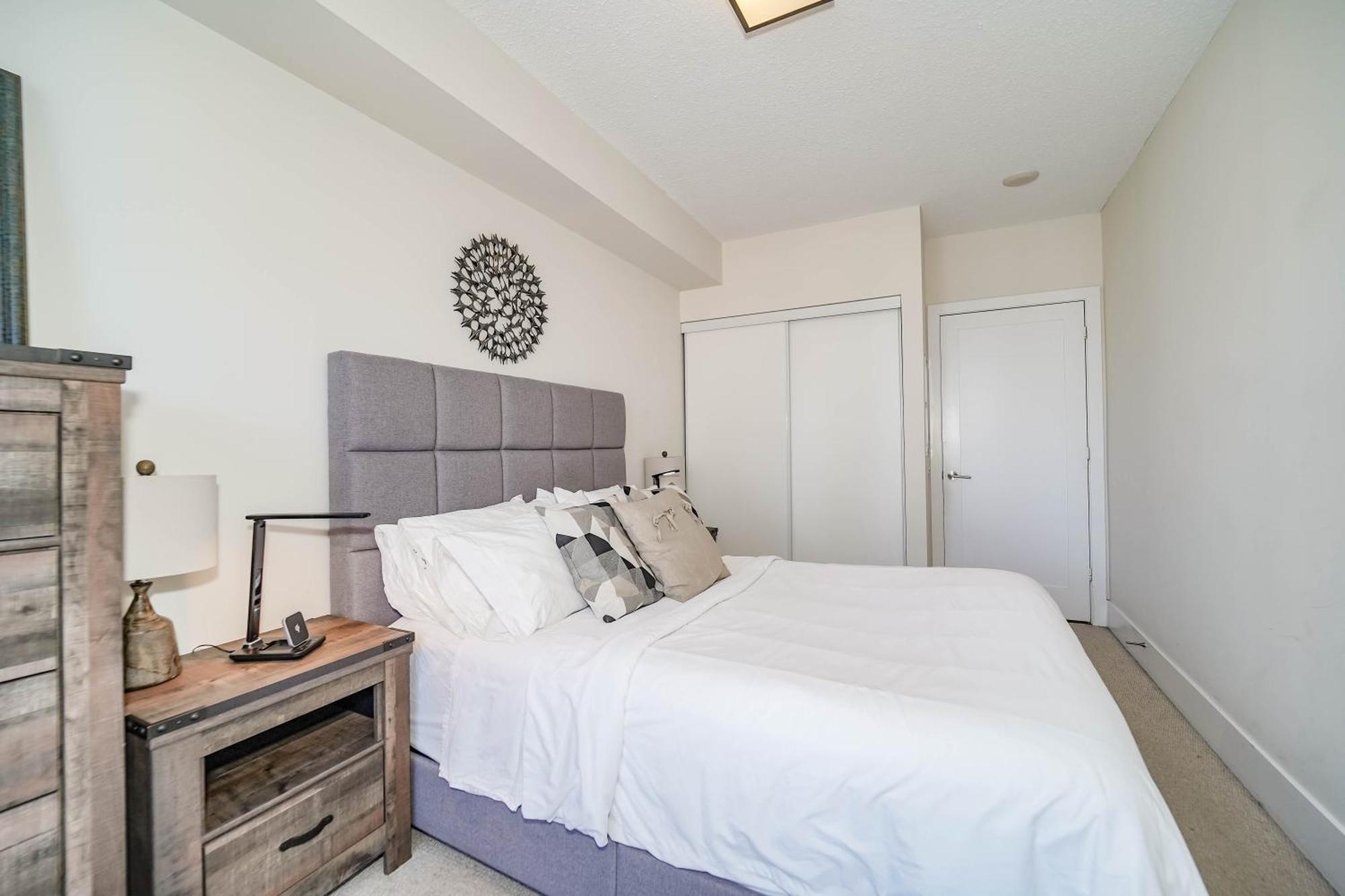 Chol Furnished Suites Heart Of Downtown Toronto, 2 Beds, Free Parking, Cn Tower View 外观 照片