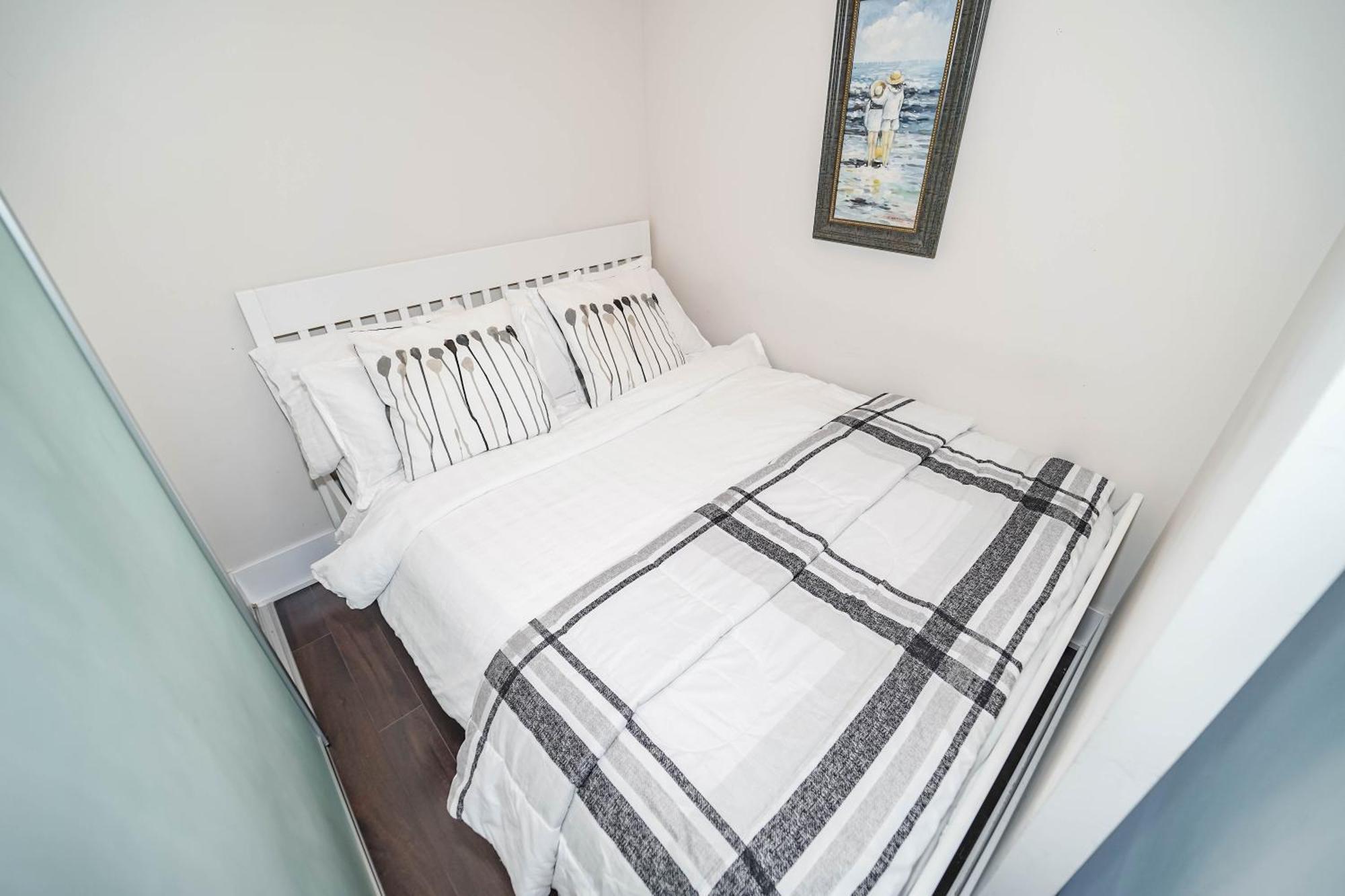 Chol Furnished Suites Heart Of Downtown Toronto, 2 Beds, Free Parking, Cn Tower View 外观 照片