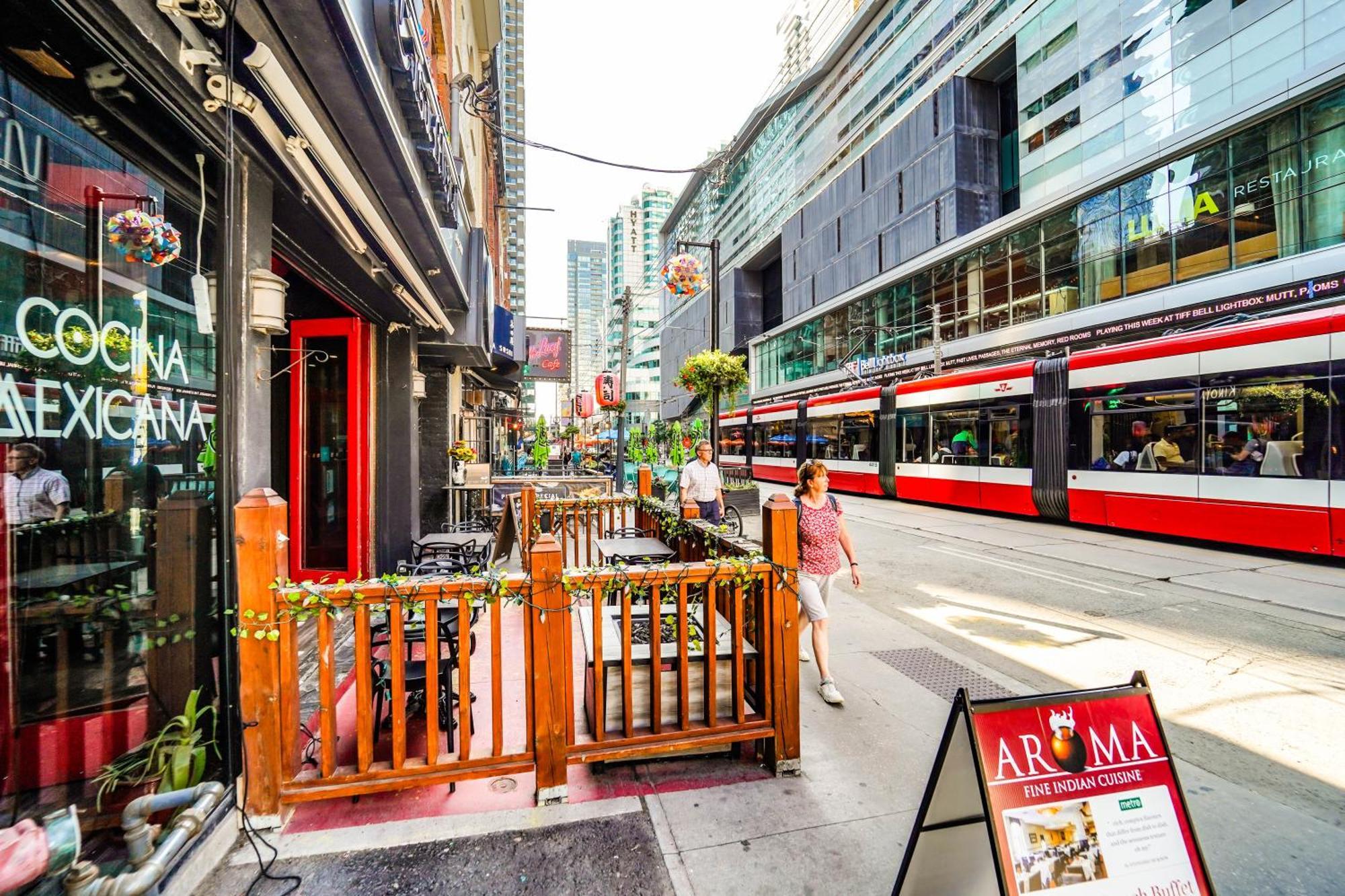 Chol Furnished Suites Heart Of Downtown Toronto, 2 Beds, Free Parking, Cn Tower View 外观 照片
