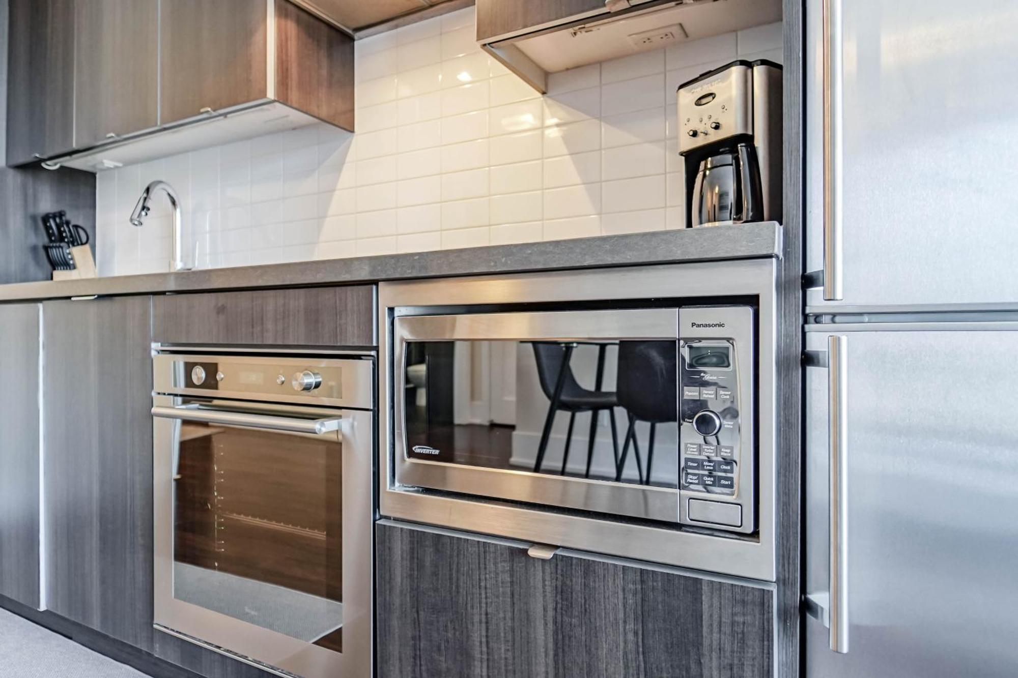 Chol Furnished Suites Heart Of Downtown Toronto, 2 Beds, Free Parking, Cn Tower View 外观 照片
