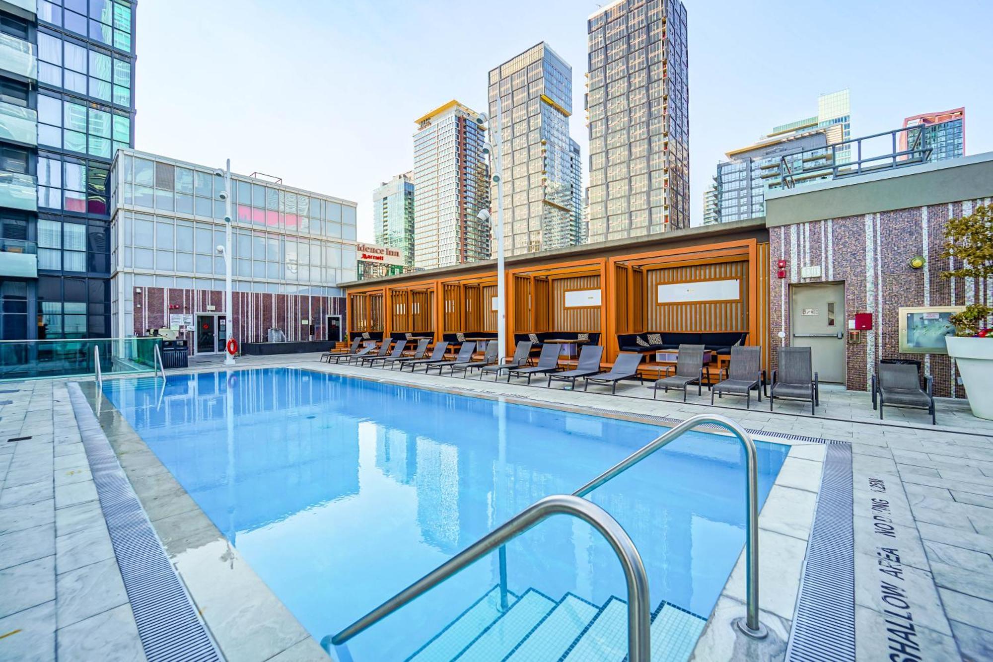 Chol Furnished Suites Heart Of Downtown Toronto, 2 Beds, Free Parking, Cn Tower View 外观 照片