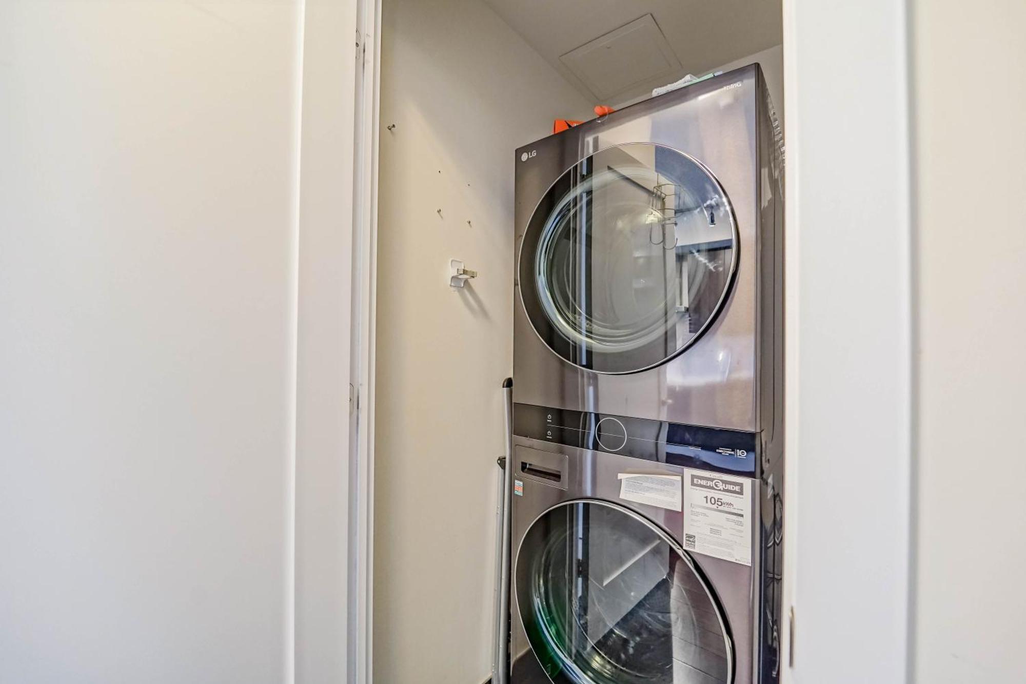 Chol Furnished Suites Heart Of Downtown Toronto, 2 Beds, Free Parking, Cn Tower View 外观 照片